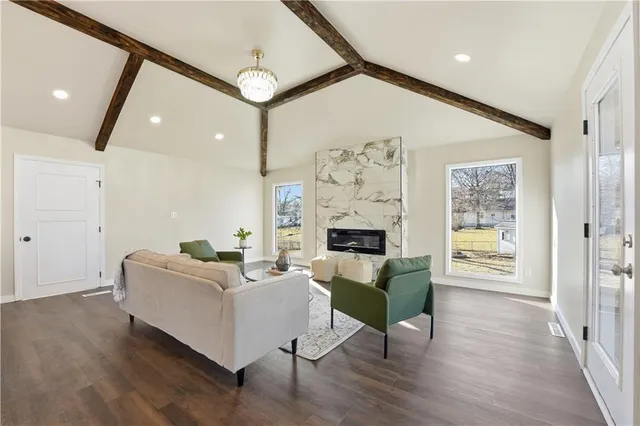 $425,000 | 2630 Seminole Drive, Kansas City, MO 64116