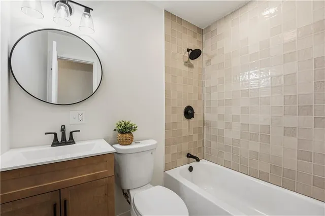 $425,000 | 2630 Seminole Drive, Kansas City, MO 64116