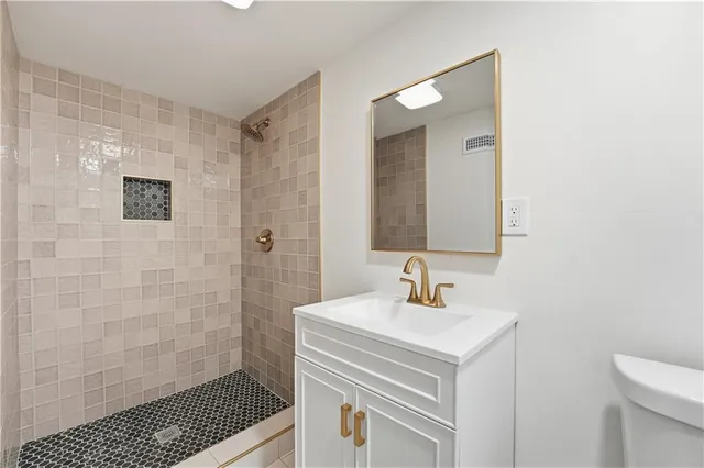 $425,000 | 2630 Seminole Drive, Kansas City, MO 64116