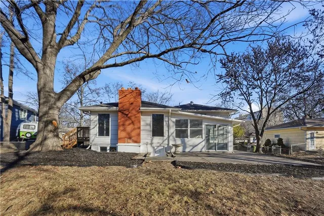 $425,000 | 2630 Seminole Drive, Kansas City, MO 64116