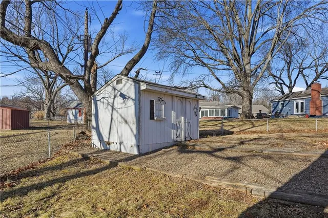 $425,000 | 2630 Seminole Drive, Kansas City, MO 64116