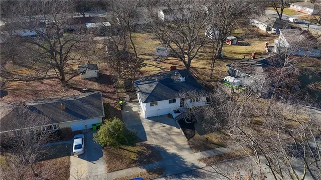 $425,000 | 2630 Seminole Drive, Kansas City, MO 64116