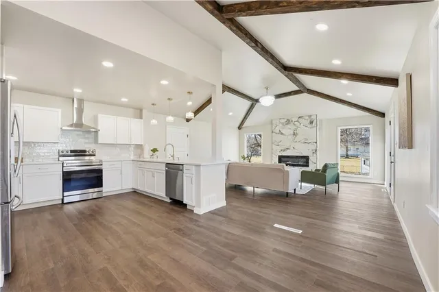 $425,000 | 2630 Seminole Drive, Kansas City, MO 64116