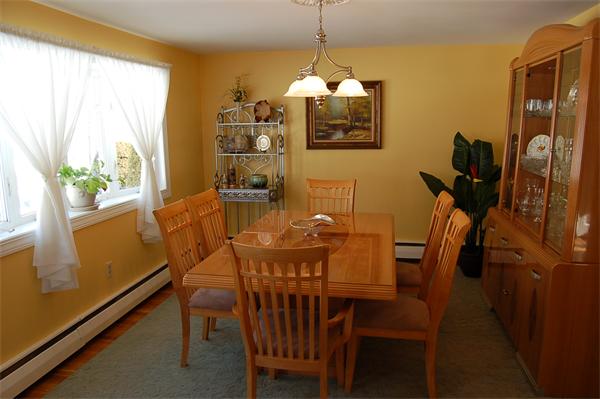 32 Carroll Road Woburn, MA 01801 - Photo 5 of 13