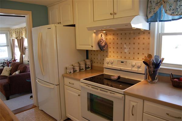 32 Carroll Road Woburn, MA 01801 - Photo 7 of 13