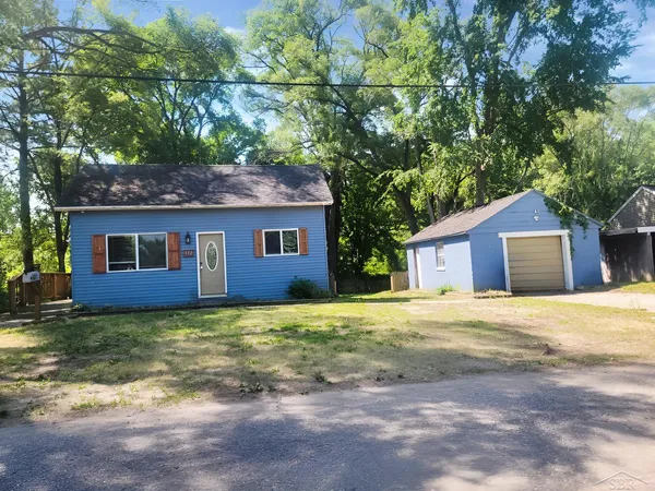 $69,900 | 512 Coal Street, St. Charles, MI 48655