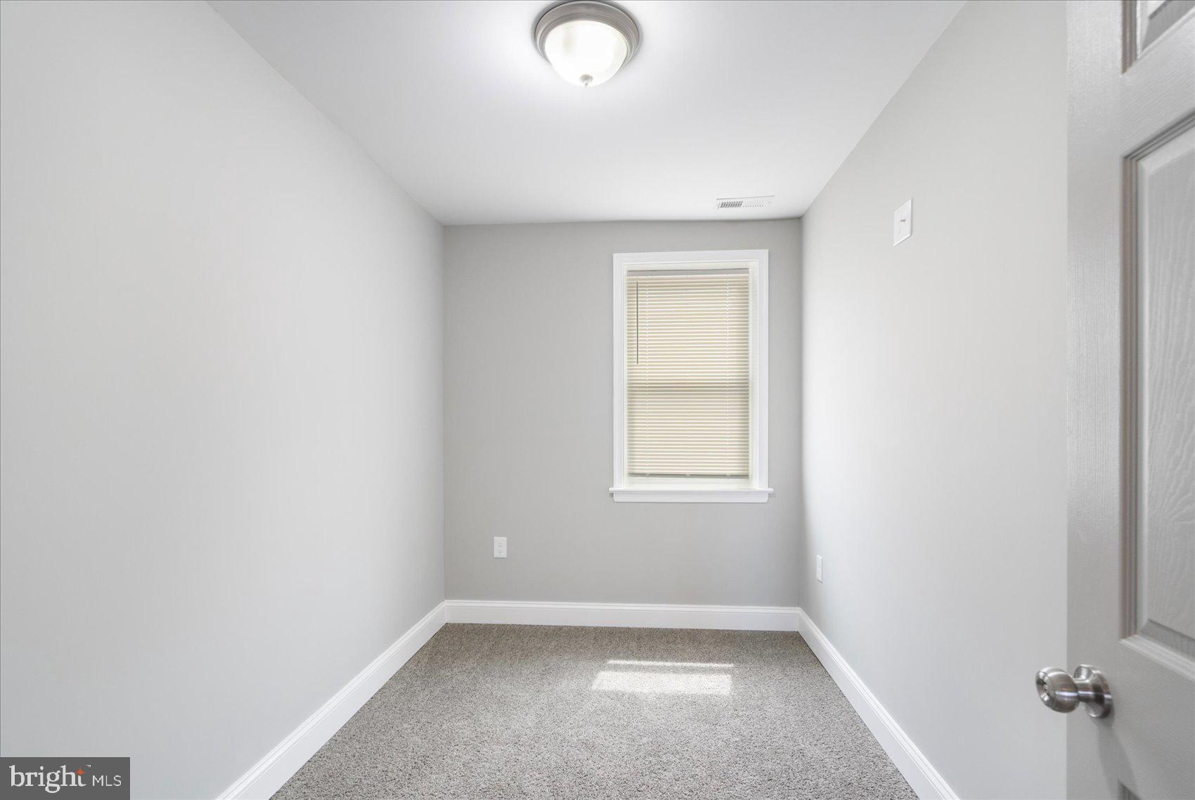 1002 Kevin Road Baltimore, MD 21229 - Photo 18 of 40