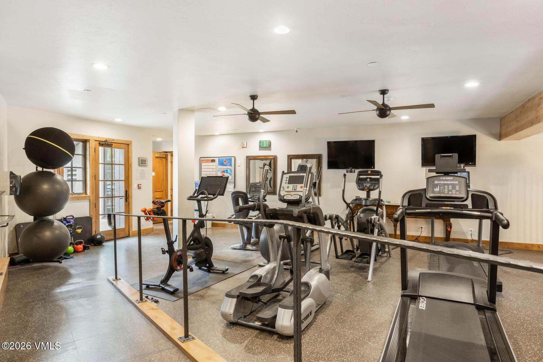 1166 Village Road, Unit B303 Beaver Creek, CO 81620 - Photo 27 of 31 photo_online_026