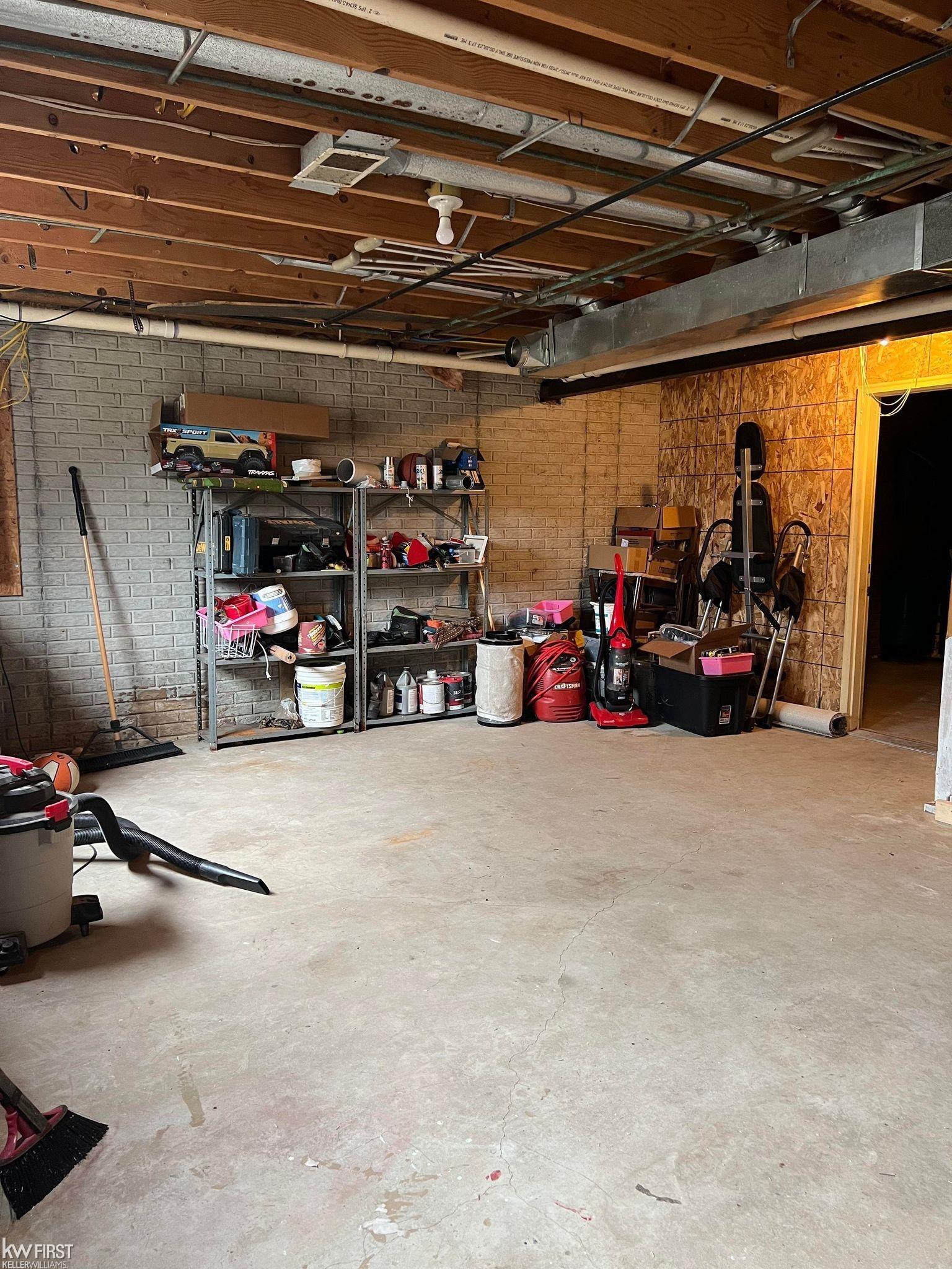 5841 Miller Road Vassar, MI 48768 - Photo 17 of 95 50095425-16.JPG