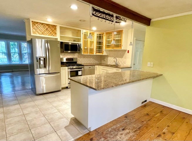 66 Elaine Road Hyannis, MA 02601 - Photo 5 of 16 Gallery Image 5