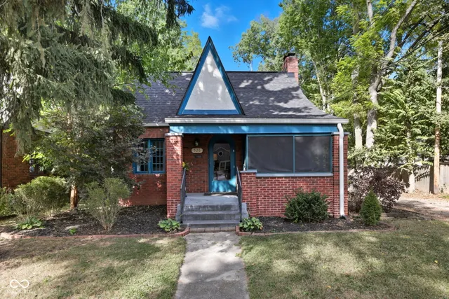 $305,000 | 526 Kessler Blvd E Drive, Indianapolis, IN 46220