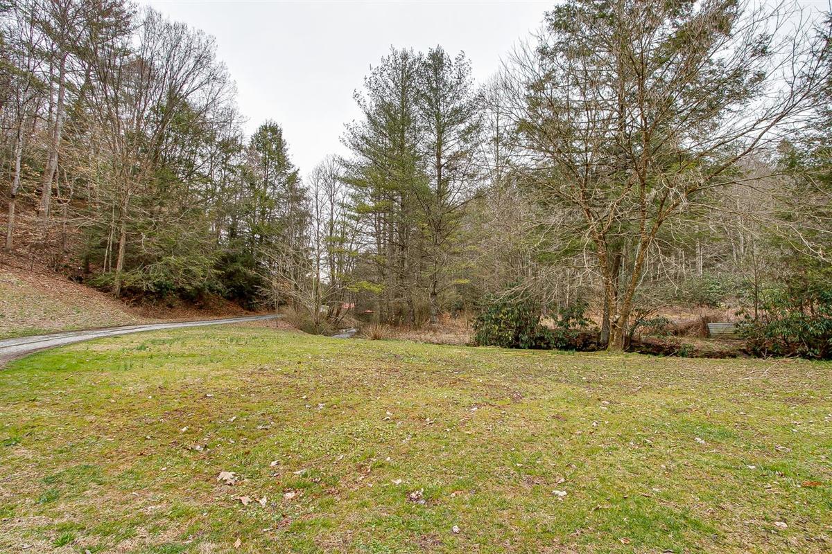 363 Piney Grove Road Hampton, TN 37658 - Photo 20 of 26 23-Piney Grove-23