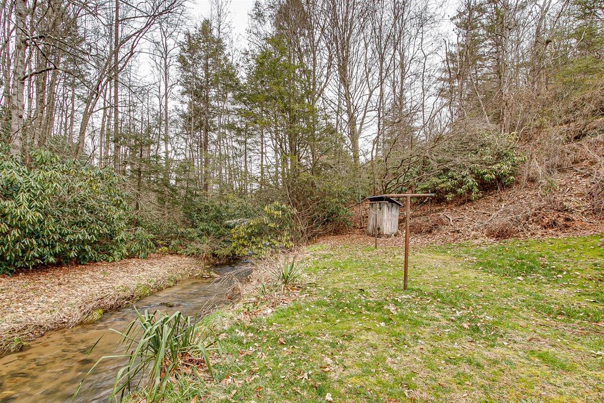 363 Piney Grove Road Hampton, TN 37658 - Photo 22 of 26 26-Piney Grove-26