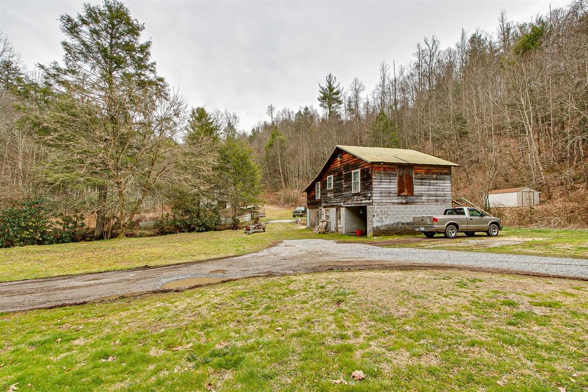 363 Piney Grove Road Hampton, TN 37658 - Photo 24 of 26 28-Piney Grove-28
