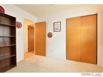 1401 Springfield Drive Belleville, IL 62221 - Photo 17 of 24 Gallery Image 17