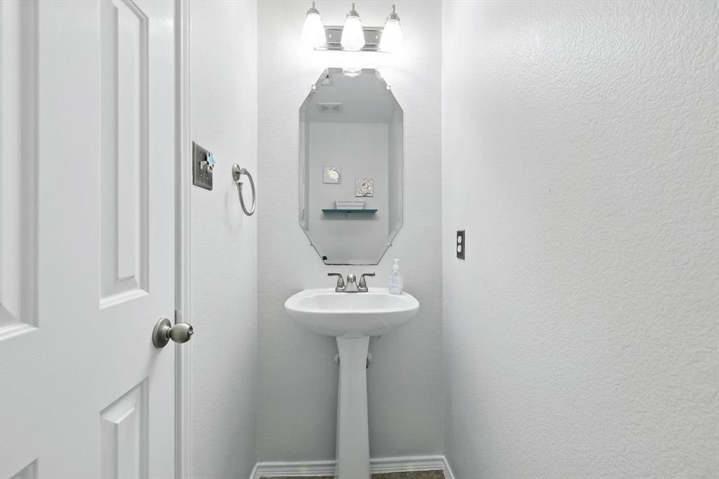 7767 Emilie Lane Frisco, TX 75035 - Photo 17 of 34