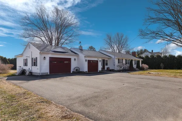 $565,000 | 27 River Drive, Hadley, MA 01035