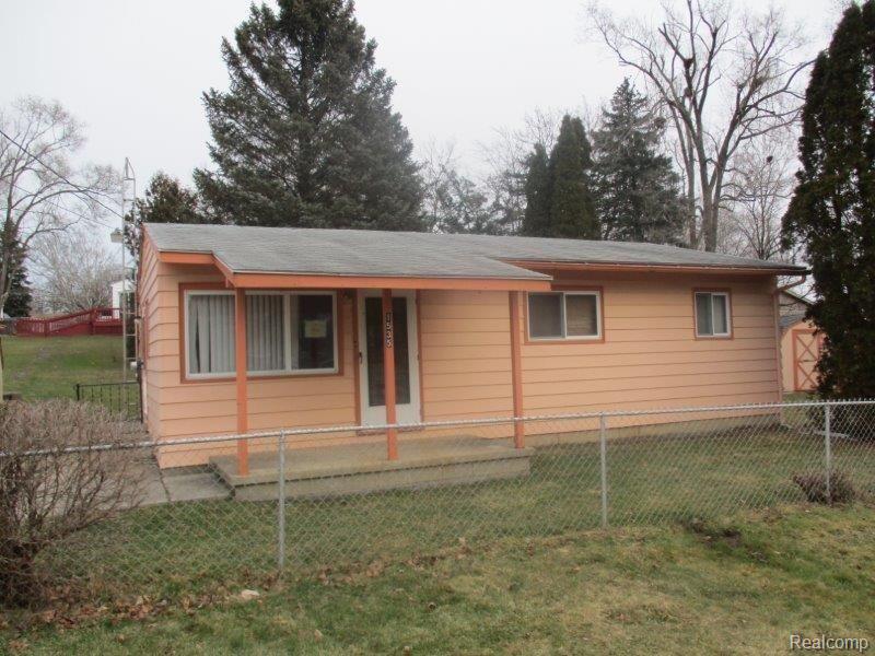 1535 Lambden Road Flint, MI 48532 - Photo 1 of 23 Front.jpg