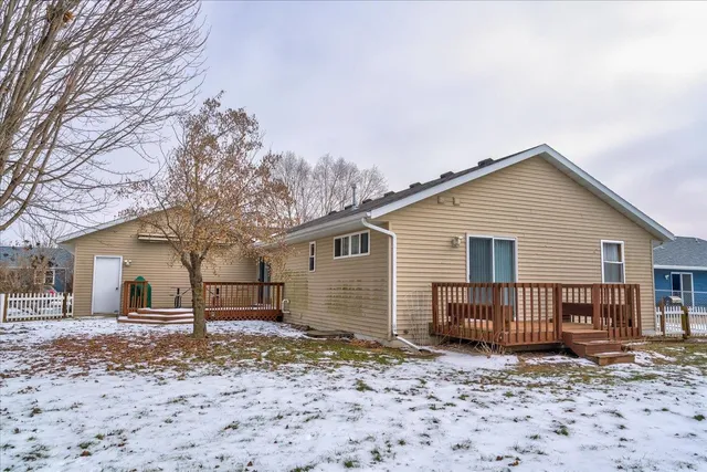 $338,000 | 73 Debbie Drive, Evansville, WI 53536