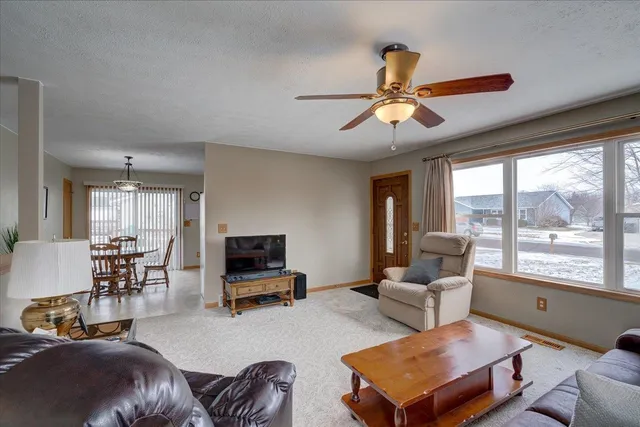 $338,000 | 73 Debbie Drive, Evansville, WI 53536