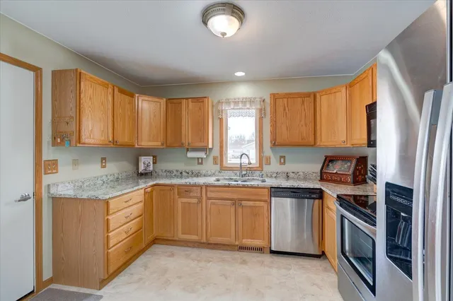 $338,000 | 73 Debbie Drive, Evansville, WI 53536