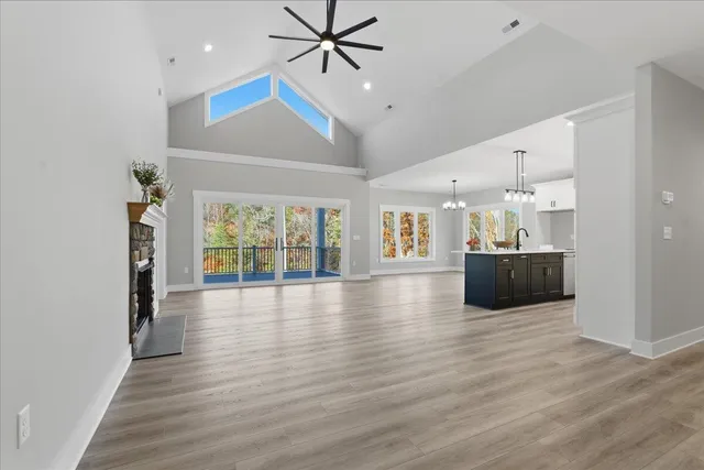 $1,648,500 | 172 Lakewatch Circle, Moneta, VA 24121