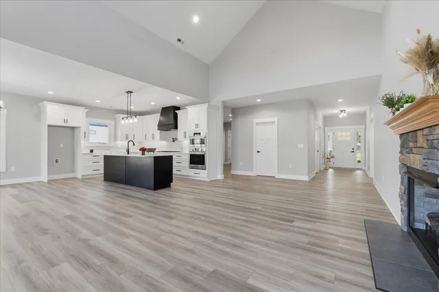 $1,648,500 | 172 Lakewatch Circle, Moneta, VA 24121