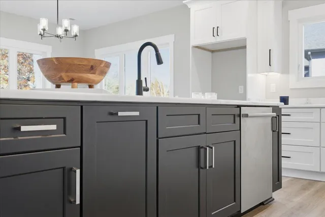 $1,648,500 | 172 Lakewatch Circle, Moneta, VA 24121