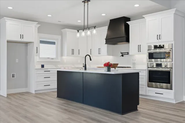 $1,648,500 | 172 Lakewatch Circle, Moneta, VA 24121