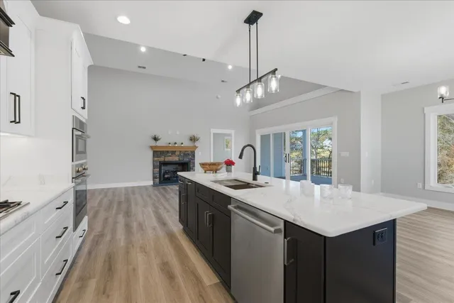 $1,648,500 | 172 Lakewatch Circle, Moneta, VA 24121