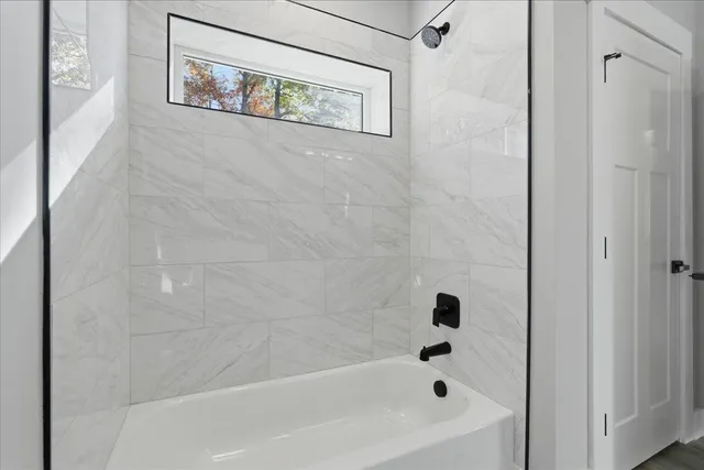 $1,648,500 | 172 Lakewatch Circle, Moneta, VA 24121