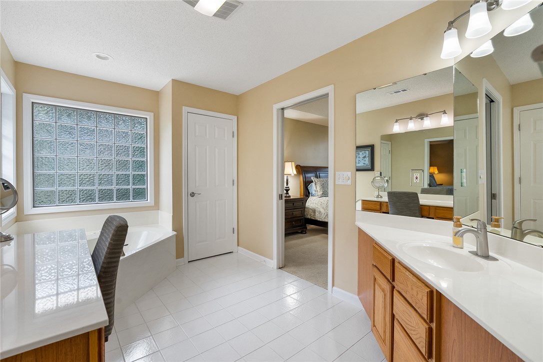 408 Sapphire Court Seneca, SC 29672 - Photo 17 of 49