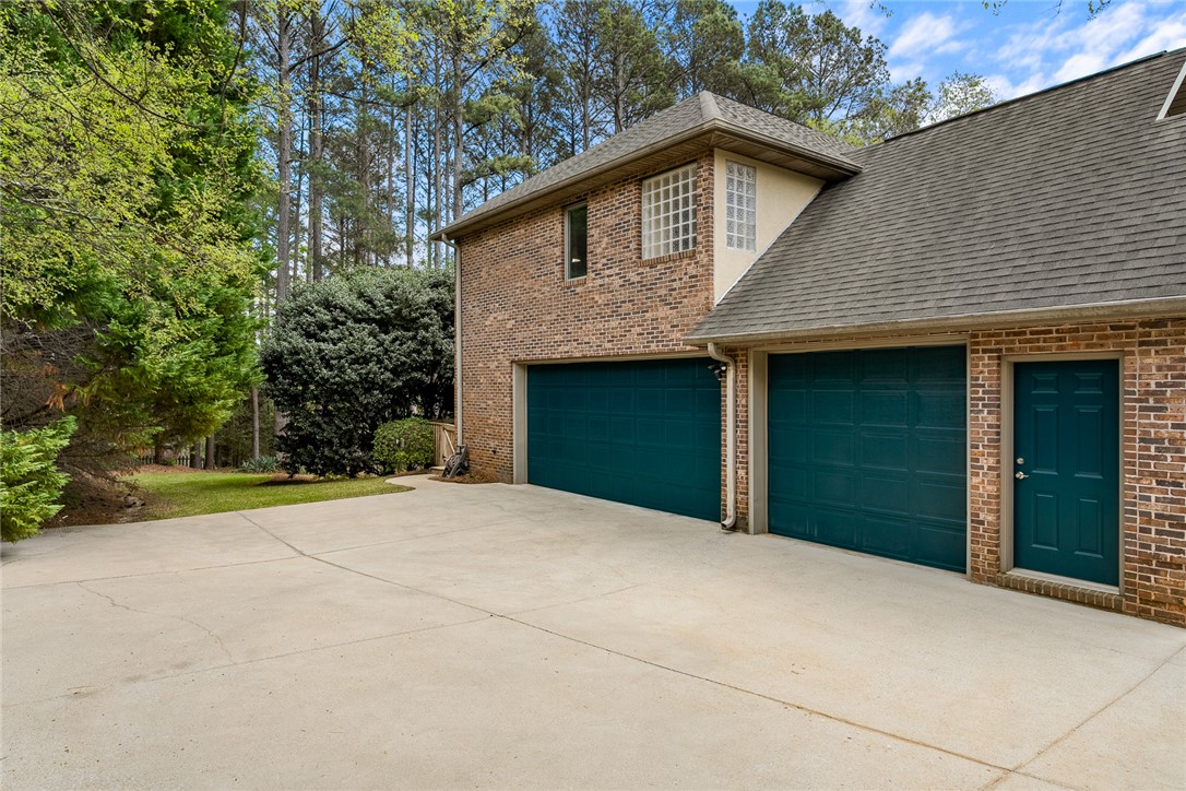 408 Sapphire Court Seneca, SC 29672 - Photo 31 of 49