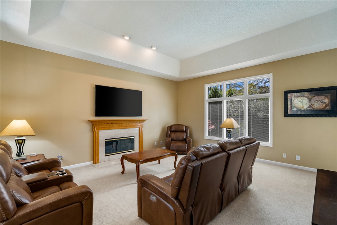 408 Sapphire Court Seneca, SC 29672 - Photo 6 of 49