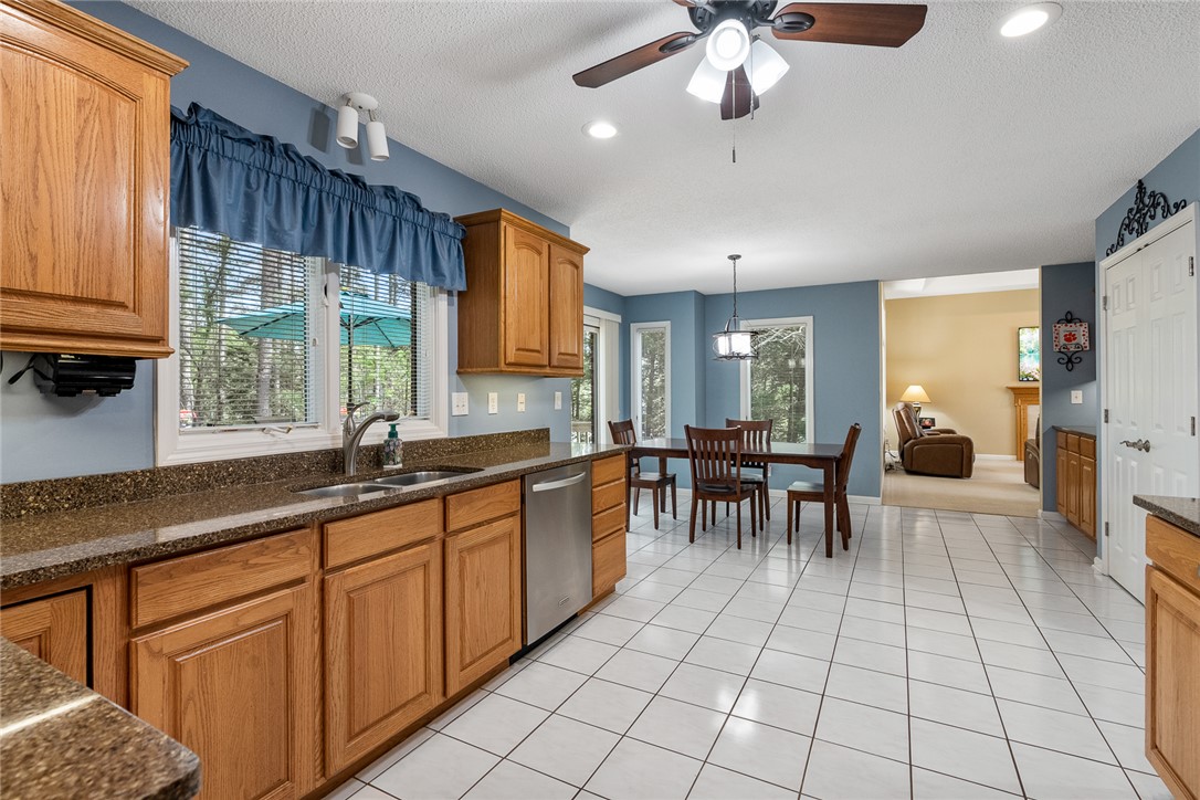 408 Sapphire Court Seneca, SC 29672 - Photo 9 of 49