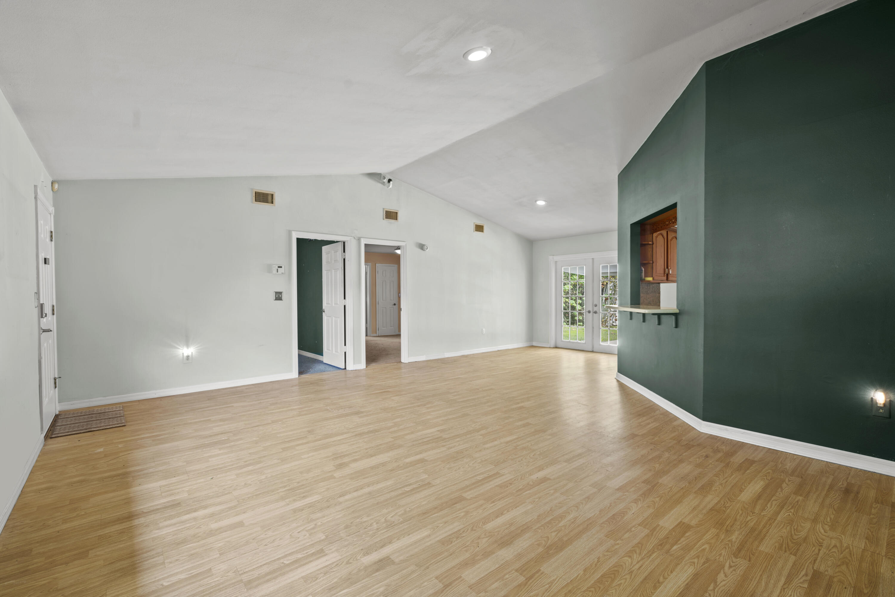 7209 Barbara Road Cocoa, FL 32927 - Photo 4 of 27 DSC00016