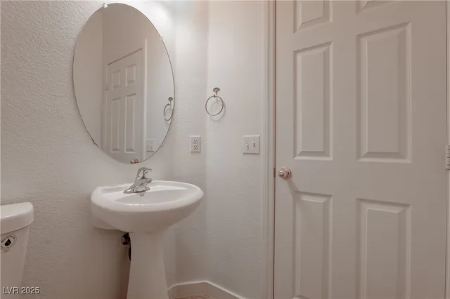 $1,700 | 6348 War Emblem Court, Las Vegas, NV 89141