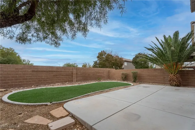$1,700 | 6348 War Emblem Court, Las Vegas, NV 89141