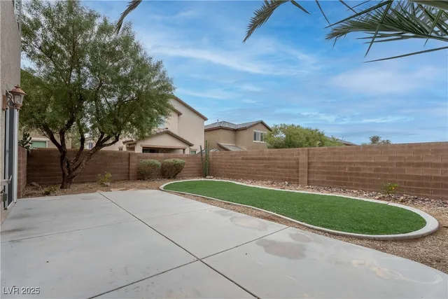 $1,700 | 6348 War Emblem Court, Las Vegas, NV 89141