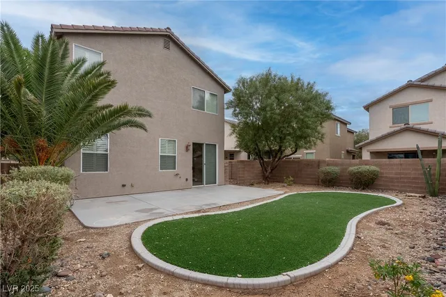 $1,700 | 6348 War Emblem Court, Las Vegas, NV 89141