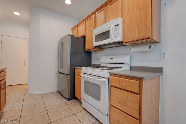 $1,700 | 6348 War Emblem Court, Las Vegas, NV 89141