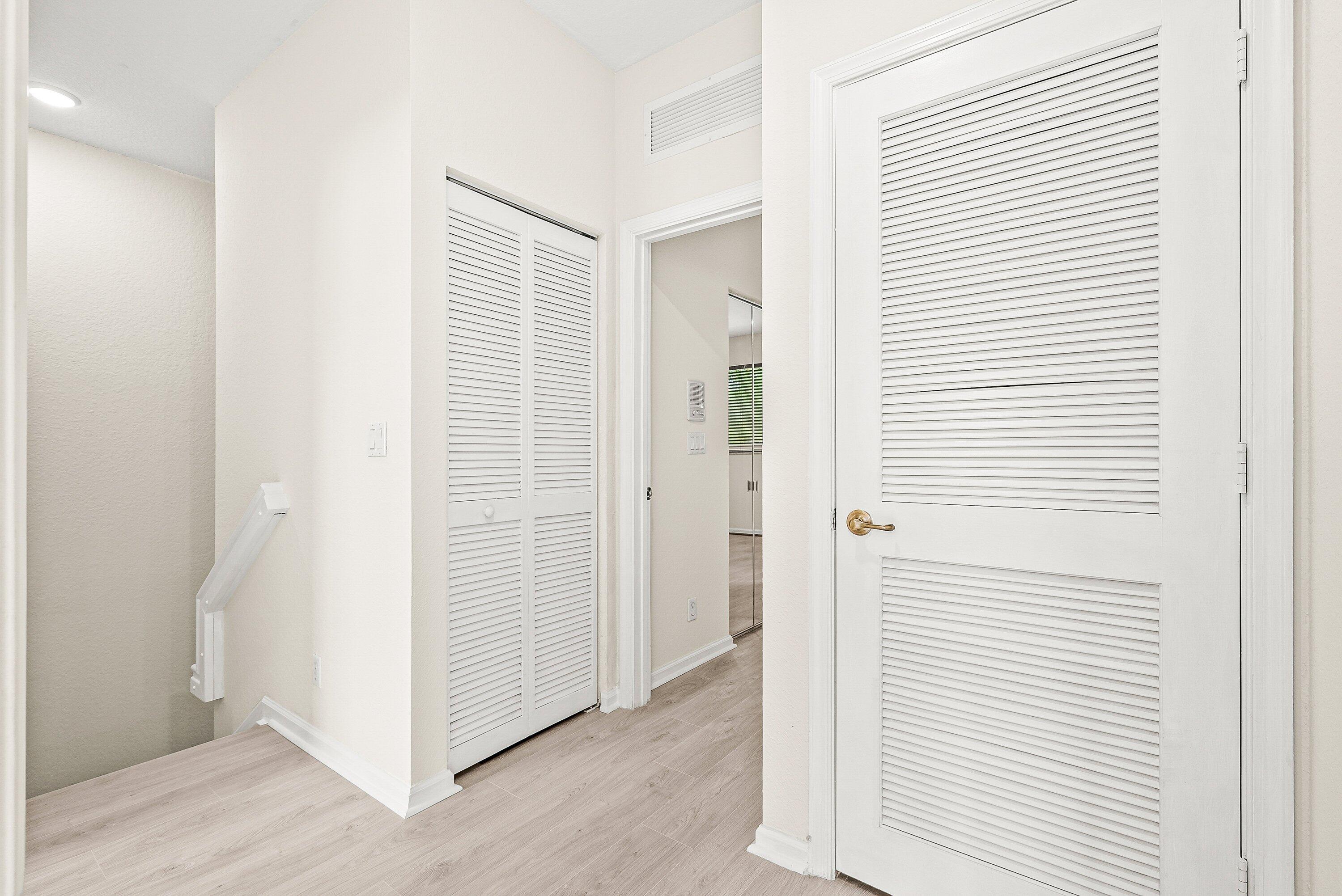 3187 North Oasis Drive Boynton Beach, FL 33426 - Photo 18 of 41 a view of a livingroom with wooden floor