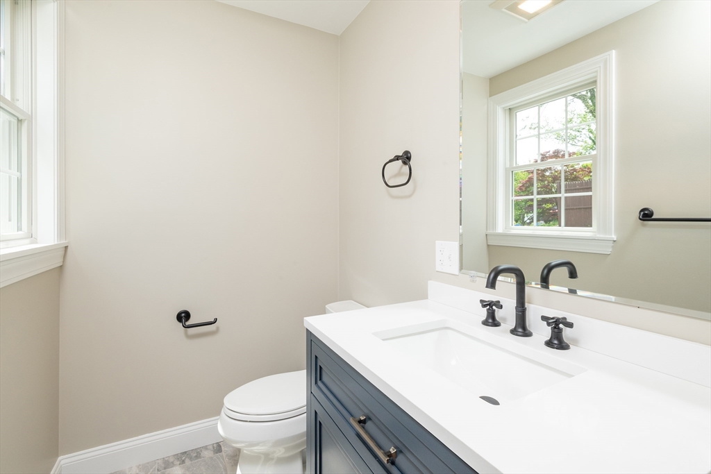 89 R Upland Road Winthrop, MA 02152 - Photo 8 of 33
