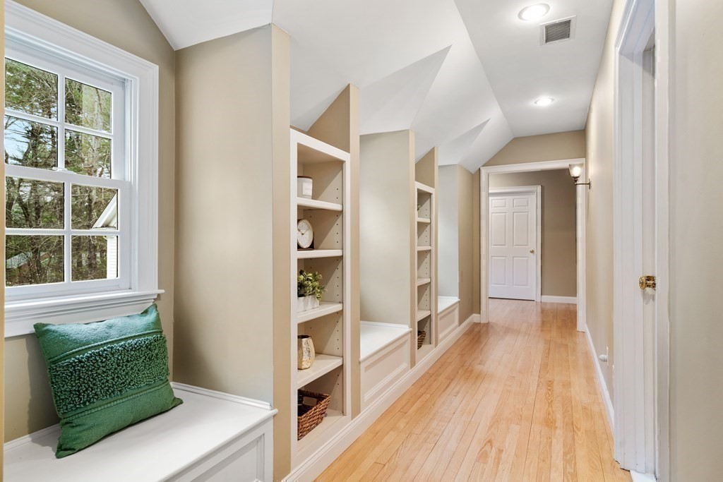 4 Cobblestone Circle Wayland, MA 01778 - Photo 23 of 40