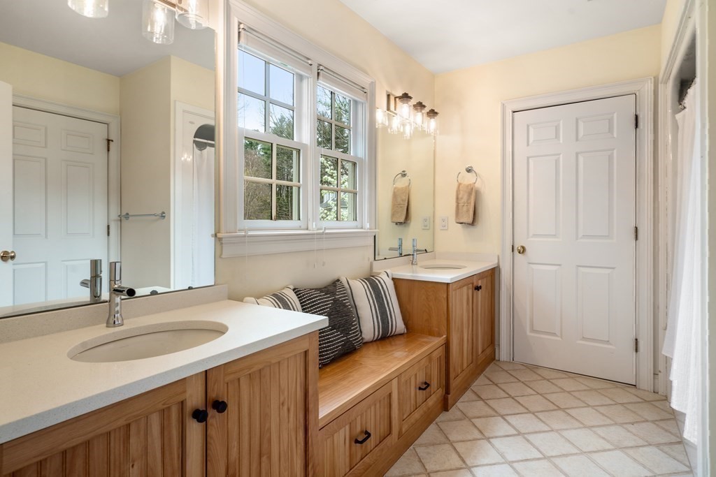 4 Cobblestone Circle Wayland, MA 01778 - Photo 26 of 40