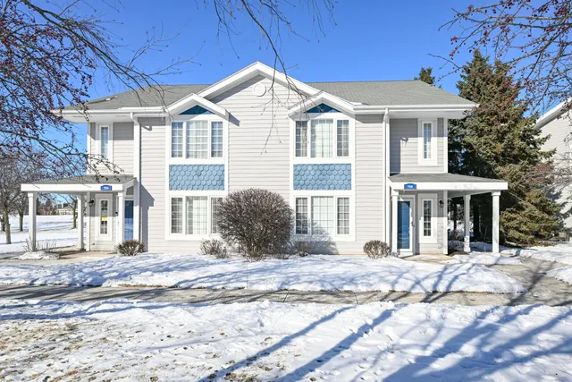 $197,000 | 708 Geneva National Avenue North, Unit N, Lake Geneva, WI 53147