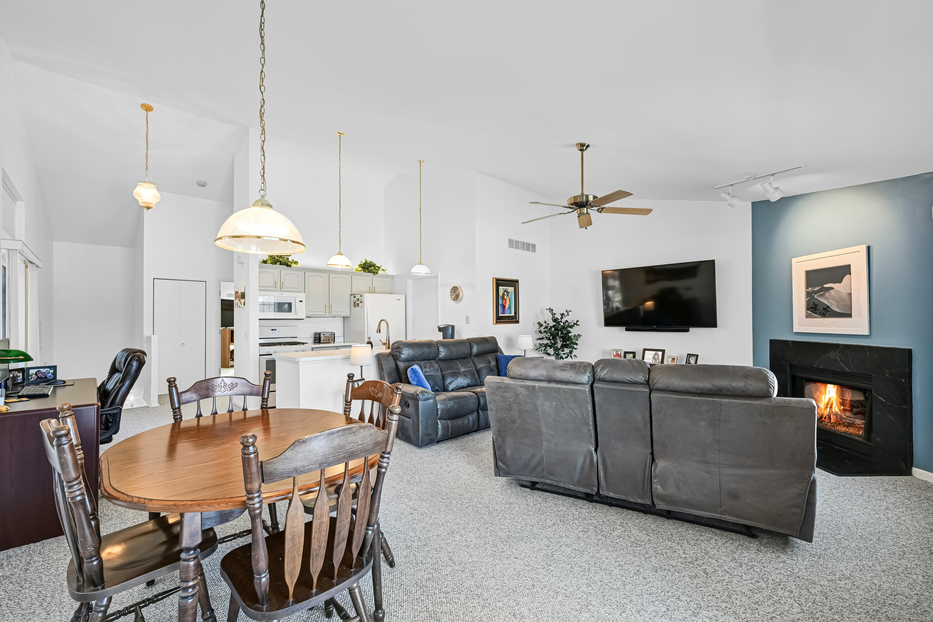 708 Geneva National Avenue North, Unit N Geneva, WI 53147 - Photo 16 of 31 DSC_2 (9)