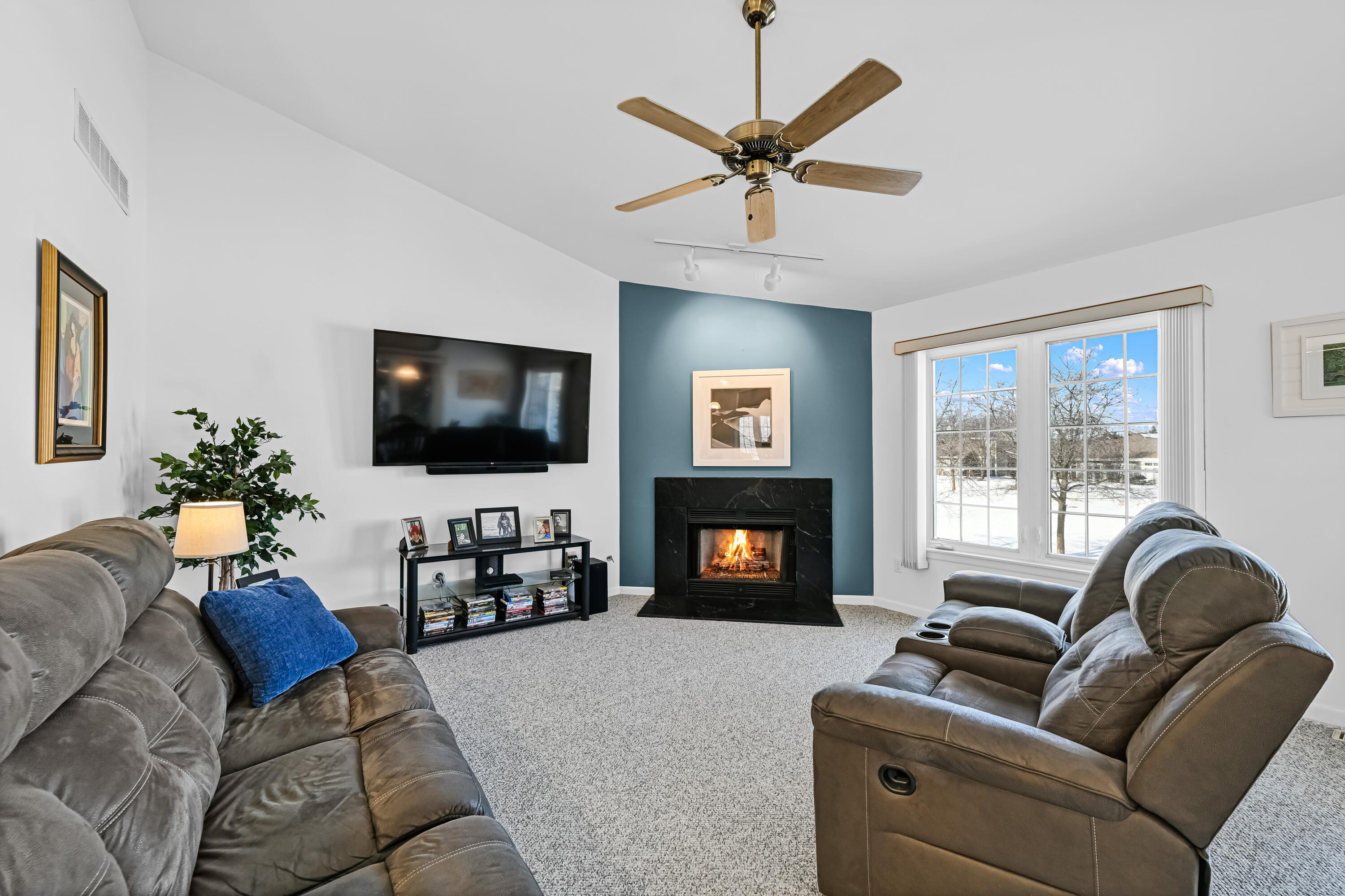 708 Geneva National Avenue North, Unit N Geneva, WI 53147 - Photo 17 of 31 DSC_2 (10)