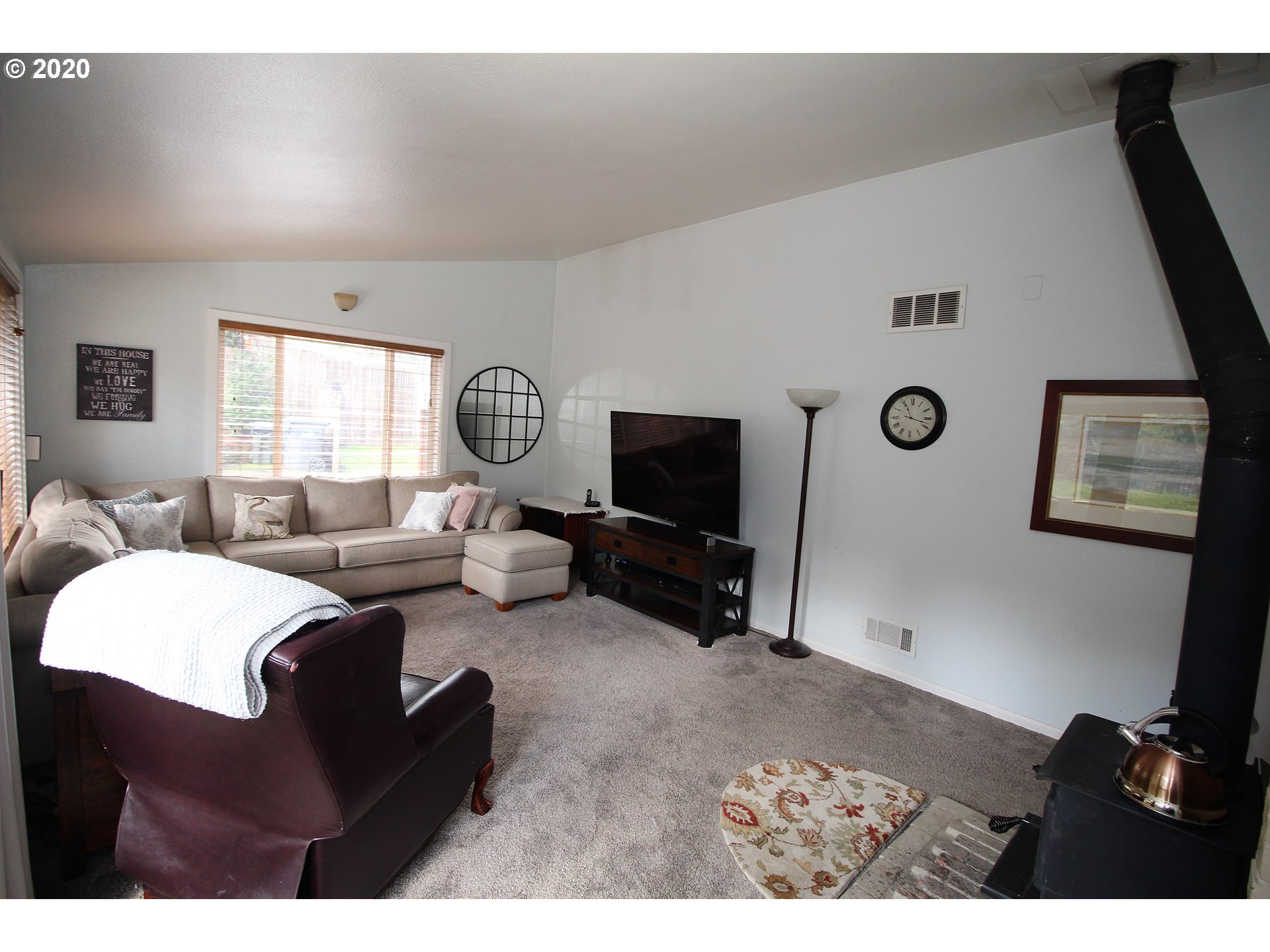 24708 Sertic Road Veneta, OR 97487 - Photo 9 of 25 Gallery Image 9