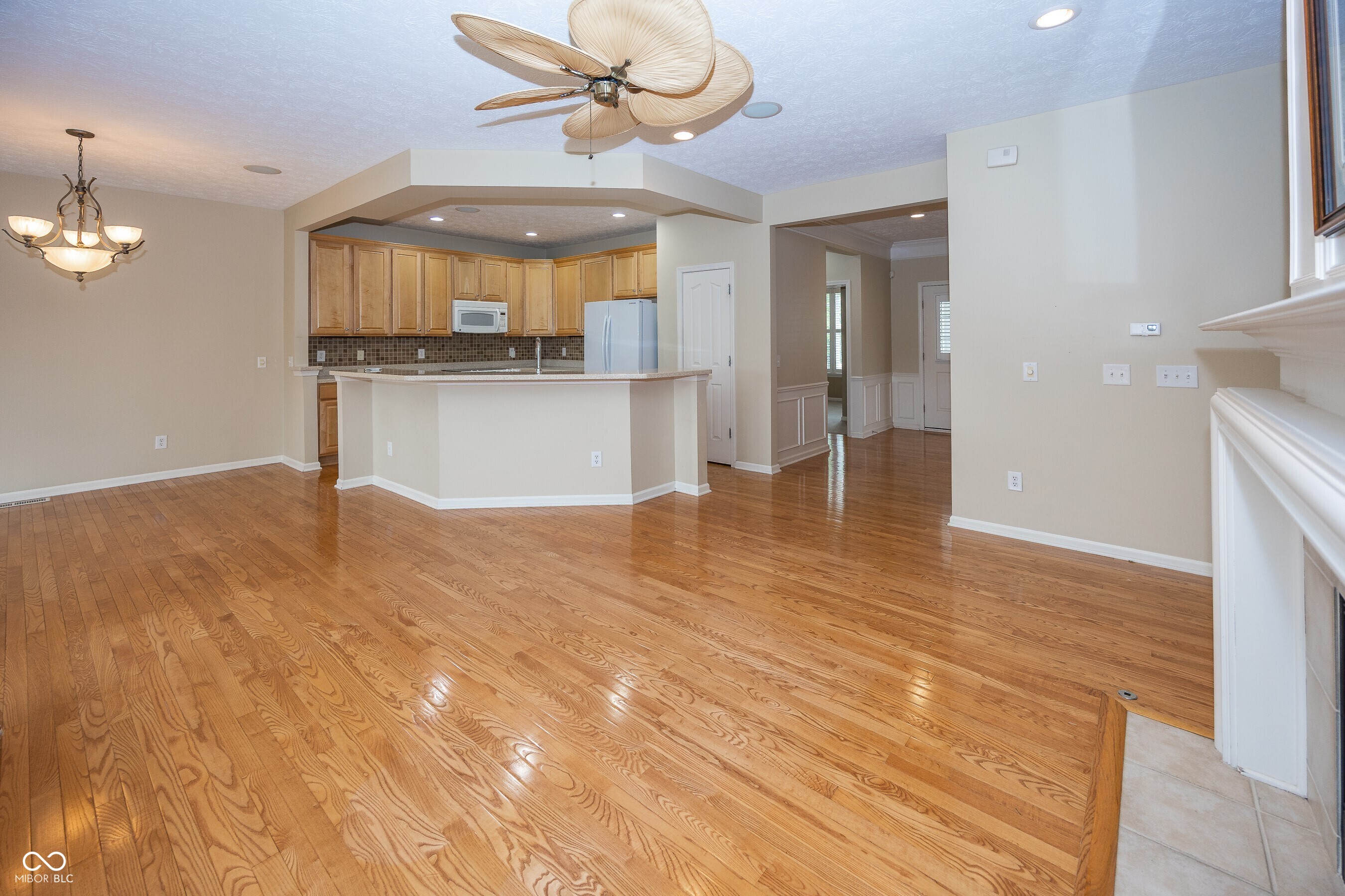 12880 Oxbridge Place Fishers, IN 46037 - Photo 4 of 33